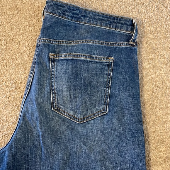 Mid rise boyfriend cropped jeans. Universal thread size 18/34R. - Picture 7 of 8